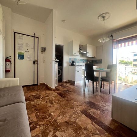 Apartment Aurora & Nicole Ideal Per Biker Con Terazza Vista Mare Parcheggio E Wi-Fi Gratuiti Pietra Ligure Zewnętrze zdjęcie