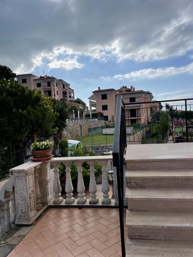 Apartment Aurora & Nicole Ideal Per Biker Con Terazza Vista Mare Parcheggio E Wi-Fi Gratuiti Pietra Ligure Zewnętrze zdjęcie