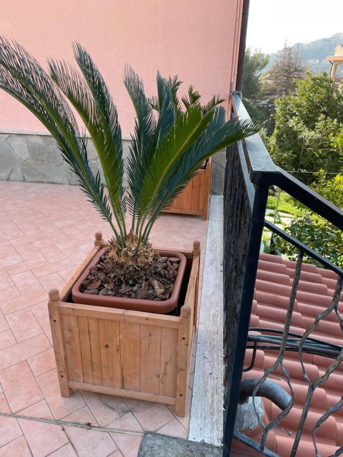 Apartment Aurora & Nicole Ideal Per Biker Con Terazza Vista Mare Parcheggio E Wi-Fi Gratuiti Pietra Ligure Zewnętrze zdjęcie