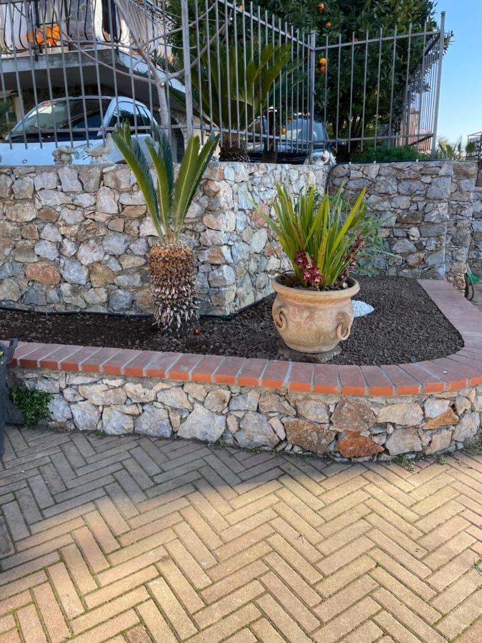 Apartment Aurora & Nicole Ideal Per Biker Con Terazza Vista Mare Parcheggio E Wi-Fi Gratuiti Pietra Ligure Zewnętrze zdjęcie