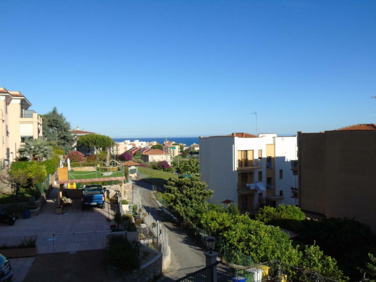 Apartment Aurora & Nicole Ideal Per Biker Con Terazza Vista Mare Parcheggio E Wi-Fi Gratuiti Pietra Ligure Zewnętrze zdjęcie