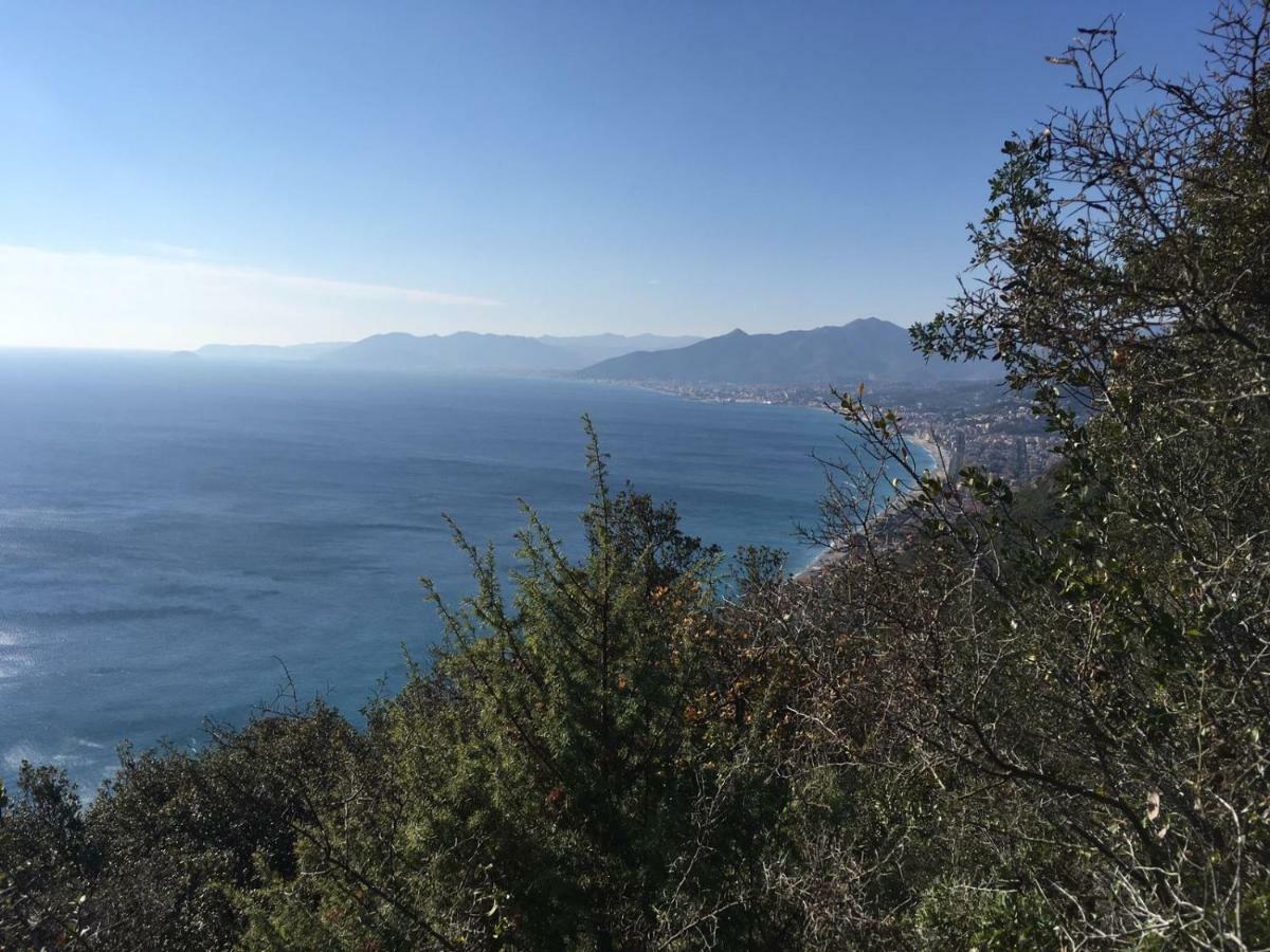 Apartment Aurora & Nicole Ideal Per Biker Con Terazza Vista Mare Parcheggio E Wi-Fi Gratuiti Pietra Ligure Zewnętrze zdjęcie